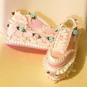New "cake" sneakers
